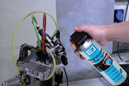 CRC Industries propose un dégraissant puissant à séchage rapide pour toutes les industries 